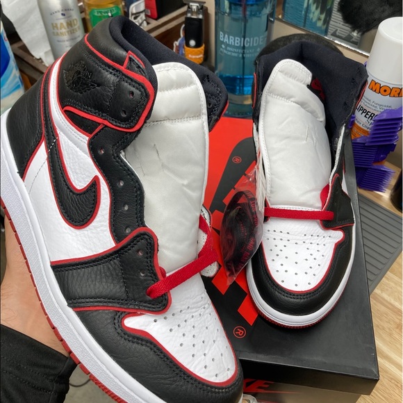 Jordan 1 “Bloodline”